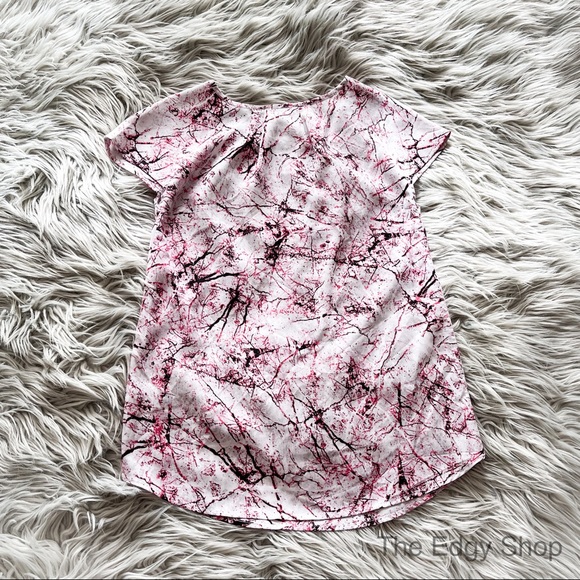 Milano | Marble Print Pleat Neck Cap Sleeve Blouse - Picture 3 of 5